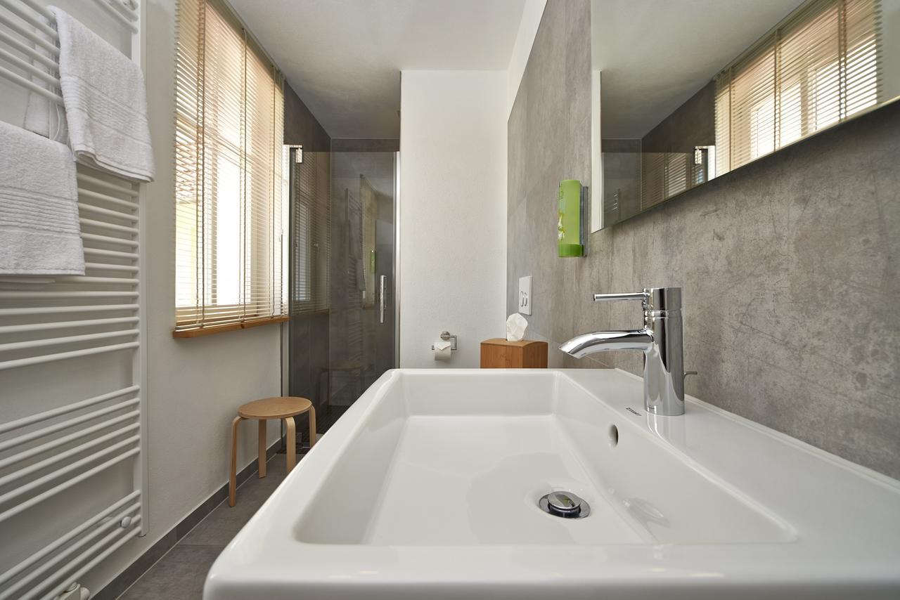 Rothfuss Hotel Weisenheim am Berg Bagian luar foto